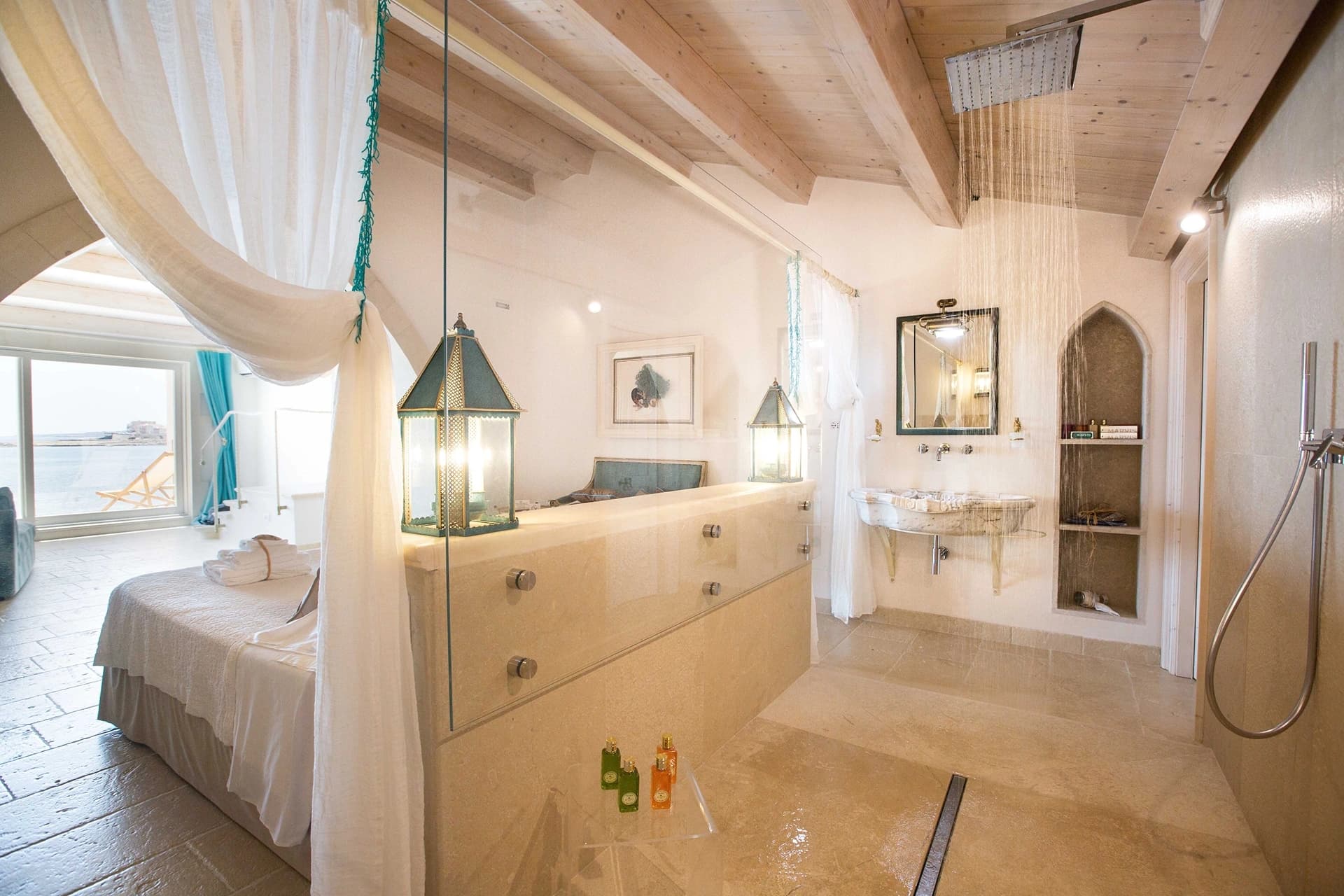 Suite Waves Room