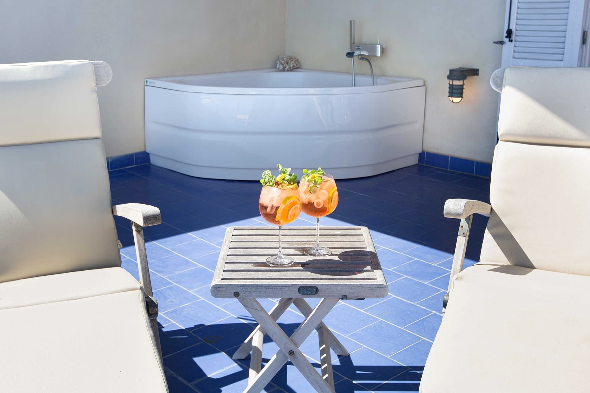 Suite Coral Room — 3